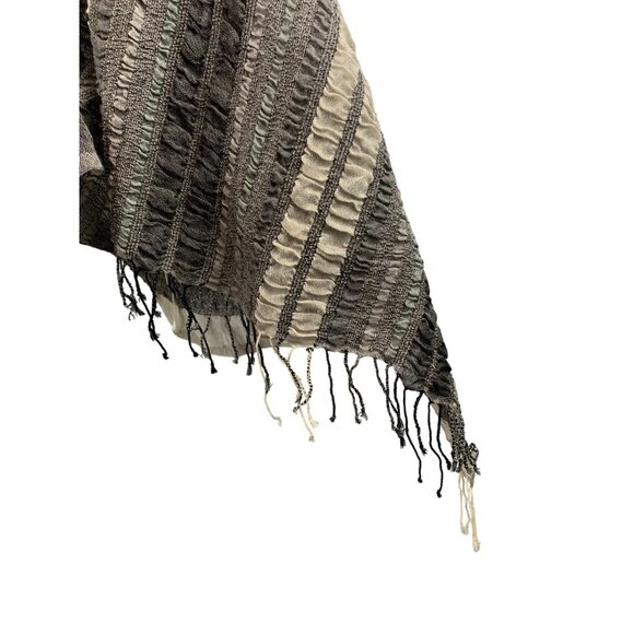ColdWater Creek Ruffled Gray & Beige Knit Scarf With Fringe - Picture 7 of 9